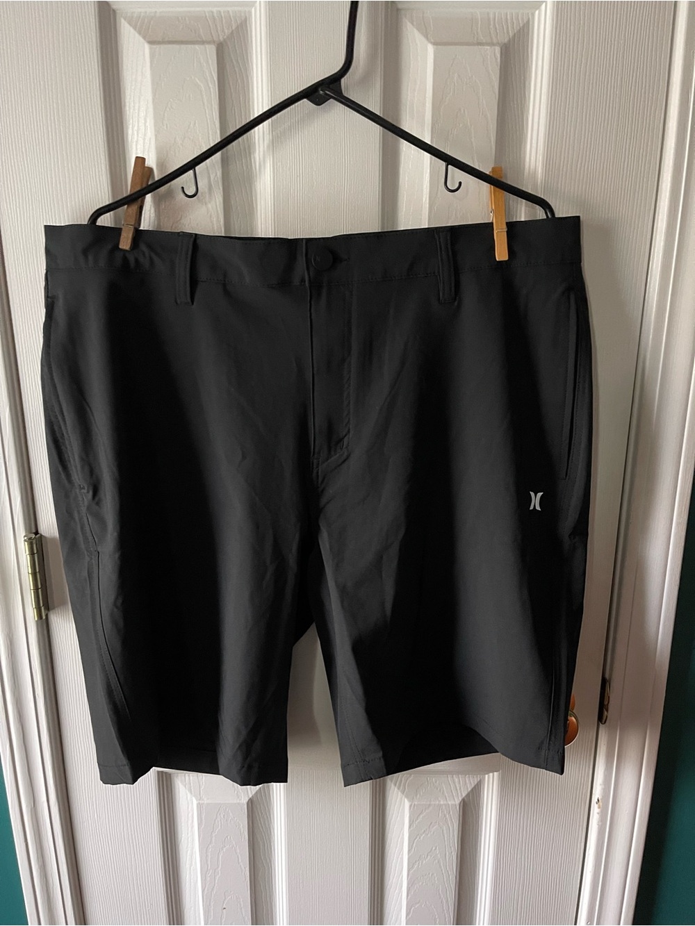 Hurley Men's Black Athletic Quick-Dry Shorts
